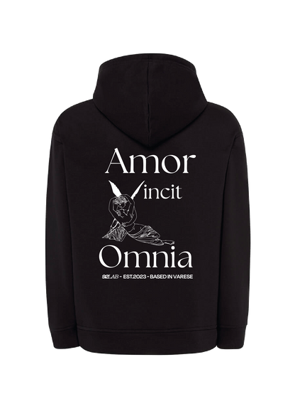 AMOR VINCIT OMNIA